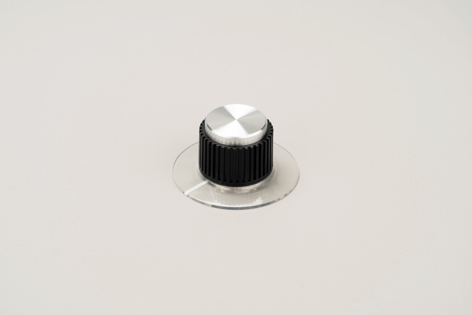 1176 Knob with Skirt