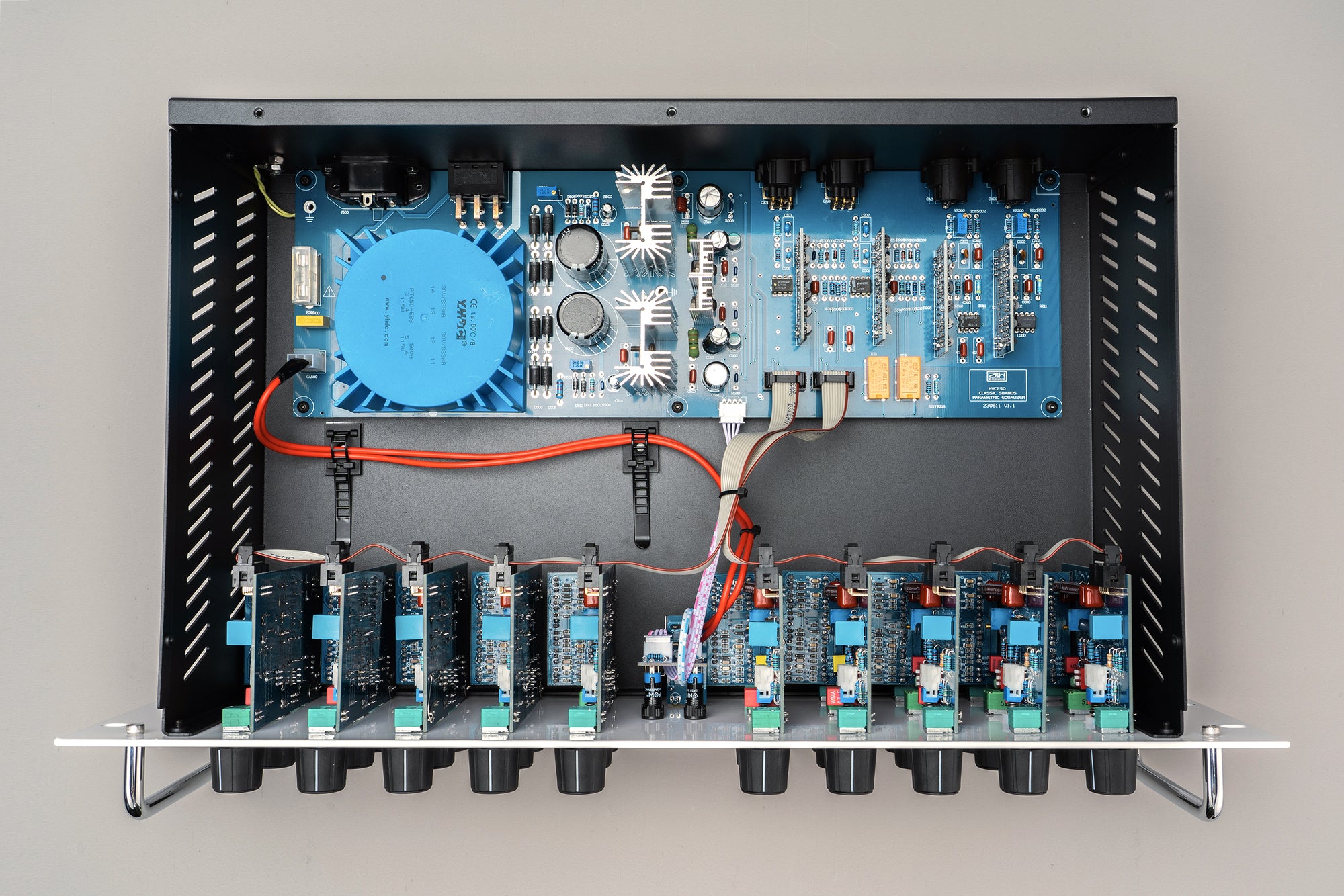 HVC250 ステレオ 5 バンド パラメトリック EQ