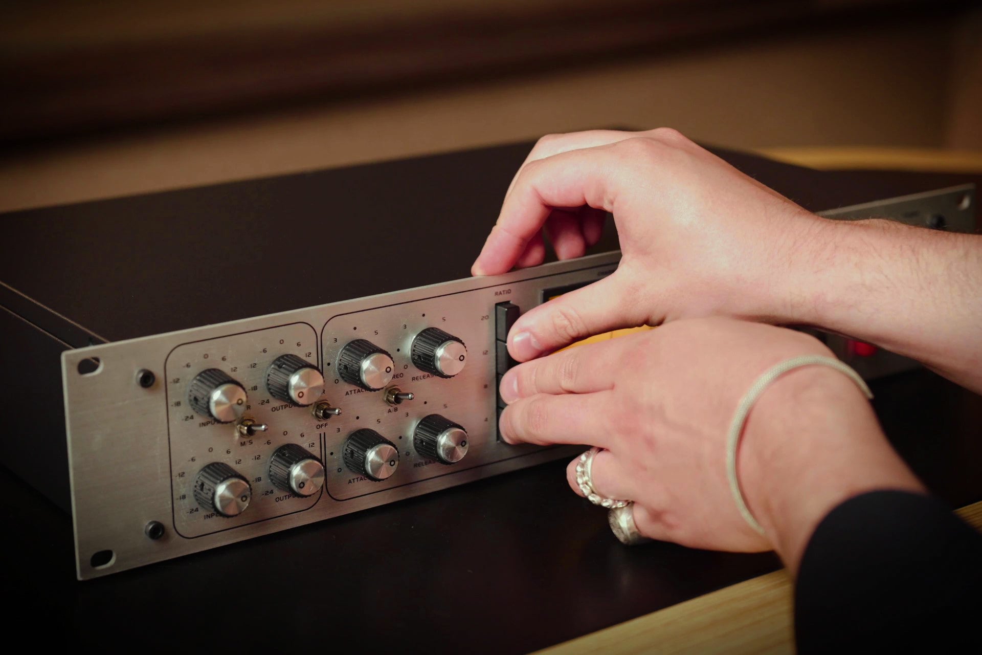 1176 vs 1178 Compressor: The Ultimate Comparison Guide for Studio Engineers
