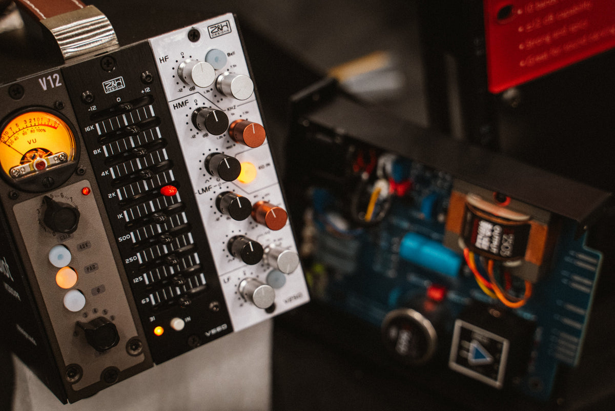 Graphic vs Parametric EQ: Which Should You Use in the Studio?