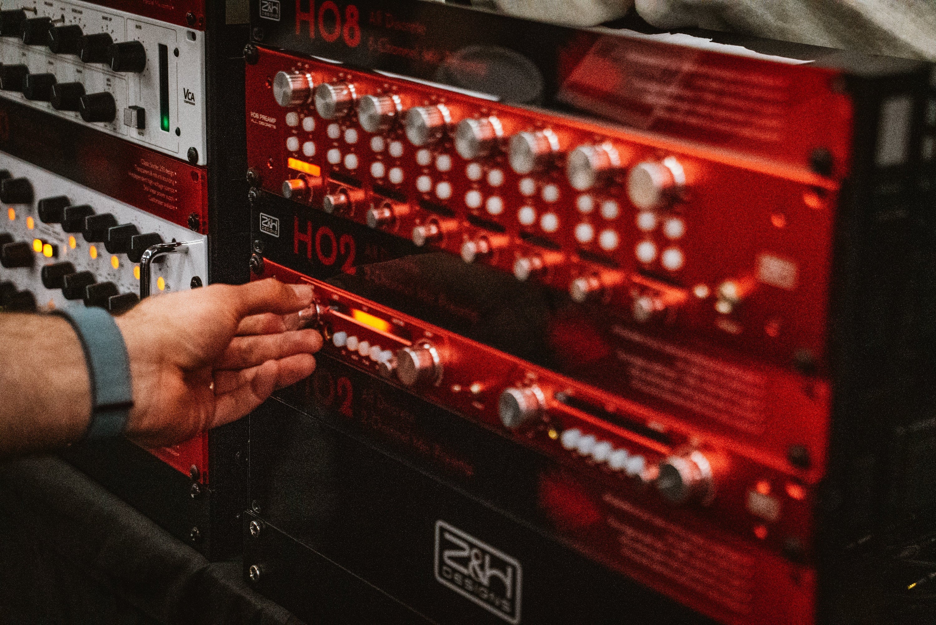 Clean vs Colored Mic Preamps: When to Use HO2, HO8, and V12